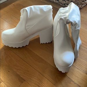 Vintage White Platform Heeled Boots